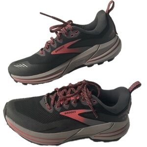 Brooks Women's Black and Pink Sneakers Size 7